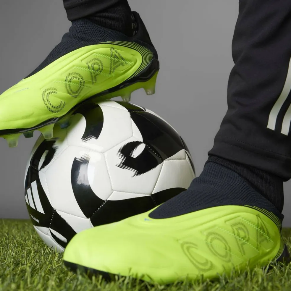 Copa Pure III Elite Laceless Firm Ground Football Boots