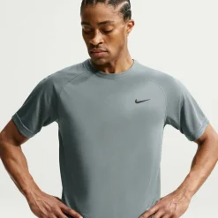 Dri-FIT UV Hyverse Men's Short-Sleeve Fitness Top