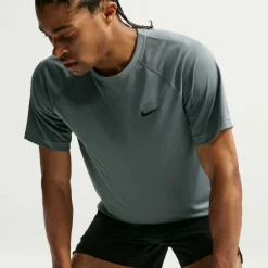 Dri-FIT UV Hyverse Men's Short-Sleeve Fitness Top