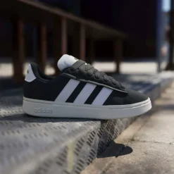 Grand Court Alpha 00s Low-Top Trainers Womens