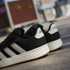 Grand Court Alpha 00s Low-Top Trainers Womens