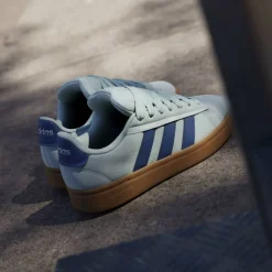 Grand Court Alpha 00s Low-Top Trainers Womens