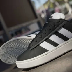 Grand Court Alpha 00s Low-Top Trainers Womens