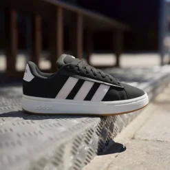 Grand Court Alpha 00s Low-Top Trainers Womens