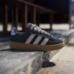 Grand Court Alpha 00s Low-Top Trainers Womens