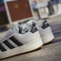 Grand Court Alpha 00s Low-Top Trainers Womens