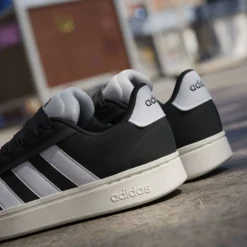 Grand Court Alpha 00s Low-Top Trainers Womens