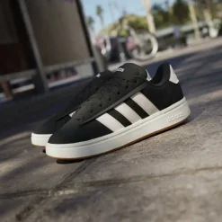 Grand Court Alpha 00s Low-Top Trainers Womens
