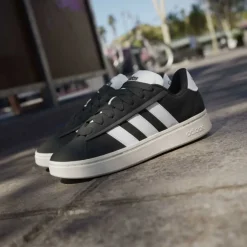 Grand Court Alpha 00s Low-Top Trainers Womens