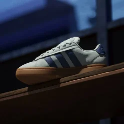 Grand Court Alpha 00s Low-Top Trainers Womens