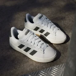 Grand Court Alpha 00s Low-Top Trainers Womens