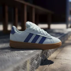 Grand Court Alpha 00s Low-Top Trainers Womens