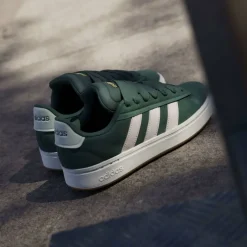 Grand Court Alpha 00s Low-Top Trainers Womens