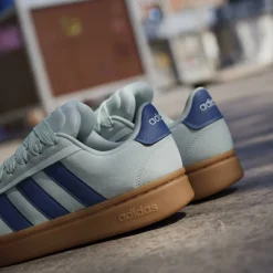 Grand Court Alpha 00s Low-Top Trainers Womens
