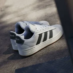 Grand Court Alpha 00s Low-Top Trainers Womens