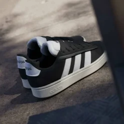 Grand Court Alpha 00s Low-Top Trainers Womens