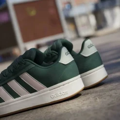 Grand Court Alpha 00s Low-Top Trainers Womens