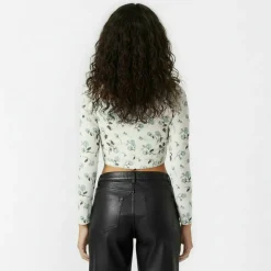 Long Sleeve Fitted Blouse