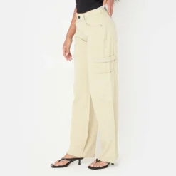 Low Rise Pocket Detail Wide Leg Jeans