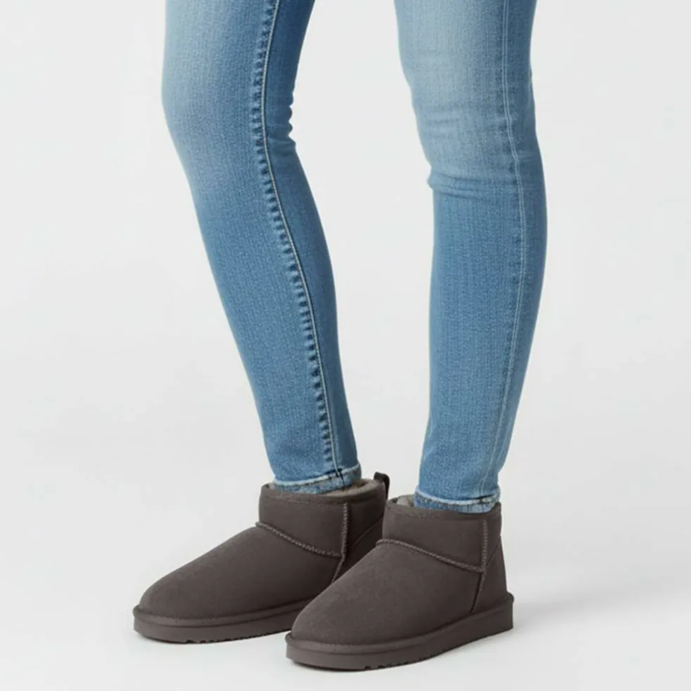 Low Snug Boots Womens