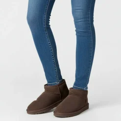 Low Snug Boots Womens