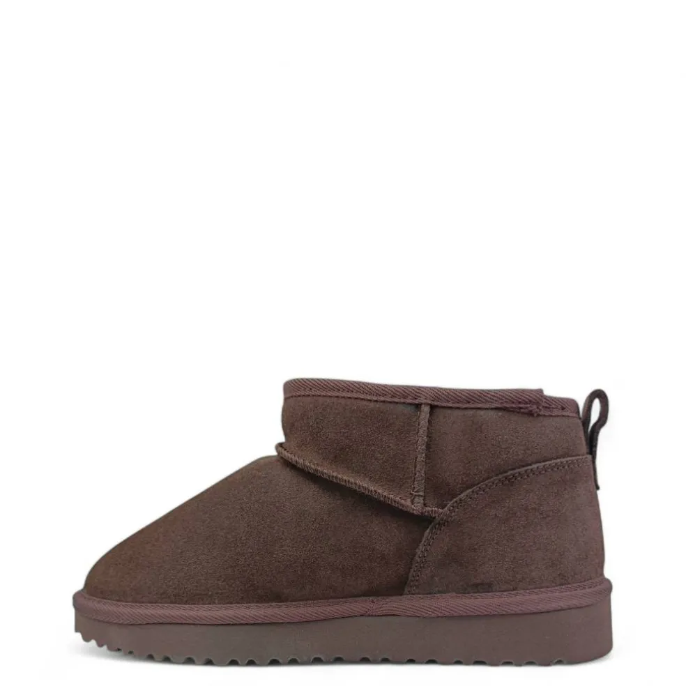 Low Snug Boots Womens
