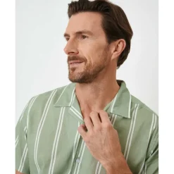 Men's Short-Sleeve Oxford Shirt