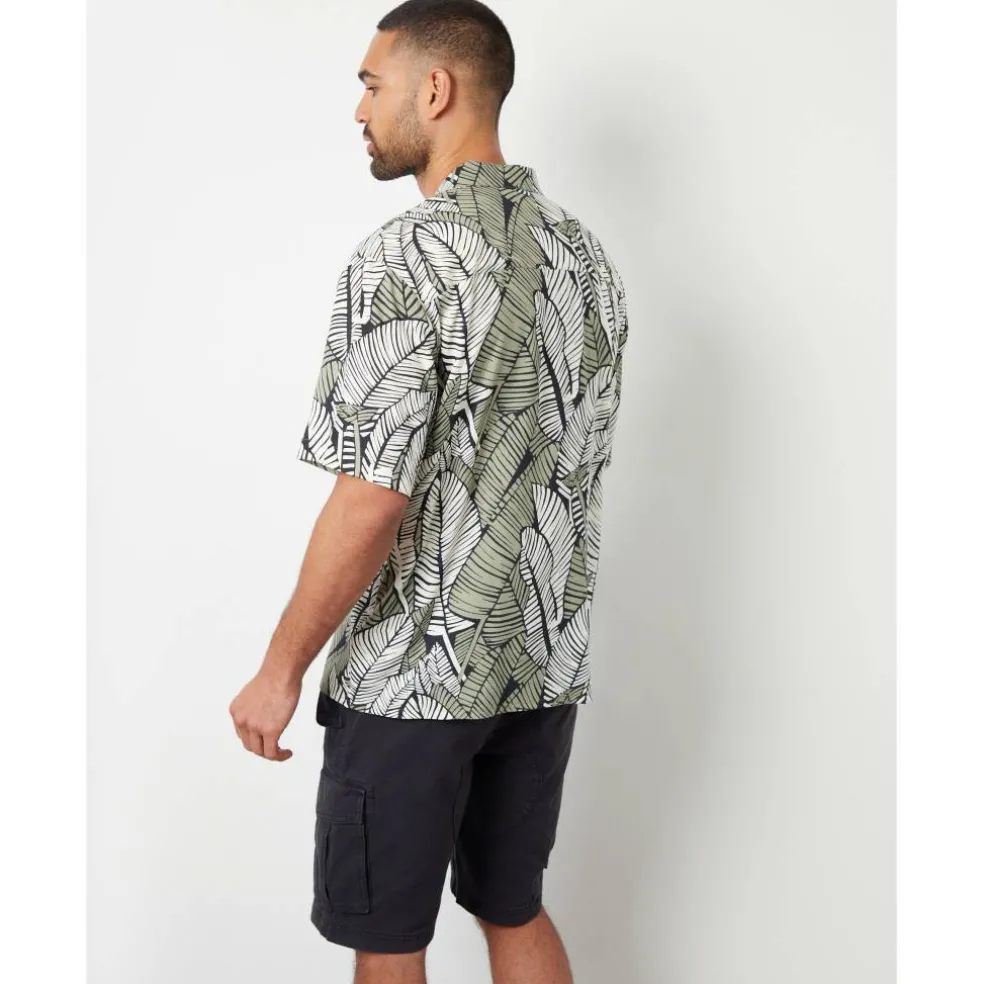 Men's Short-Sleeve Patterned Shirt