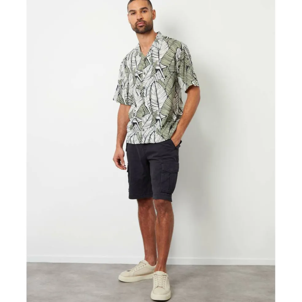 Men's Short-Sleeve Patterned Shirt