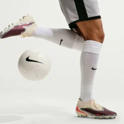 Phantom 6 Academy Adults Firm Ground Football Boots