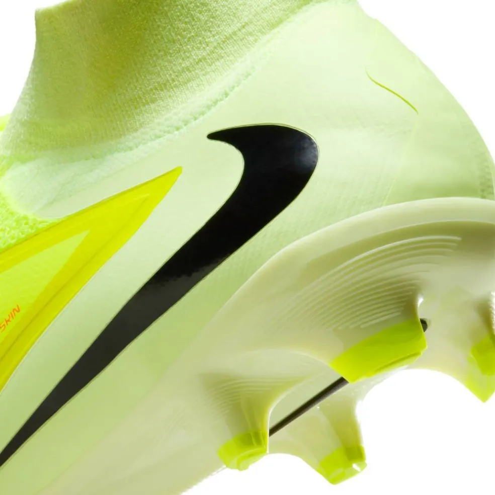 Phantom Luna II Pro Firm Ground Football Boots