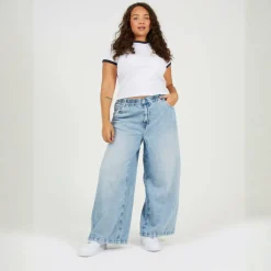 Plus Size Short Sleeve T-shit with Contrast Neck and Sleeve Rib