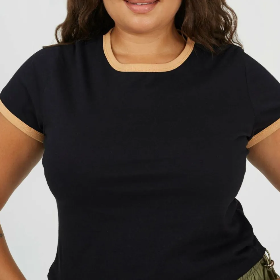 Plus Size Short Sleeve T-shit with Contrast Neck and Sleeve Rib