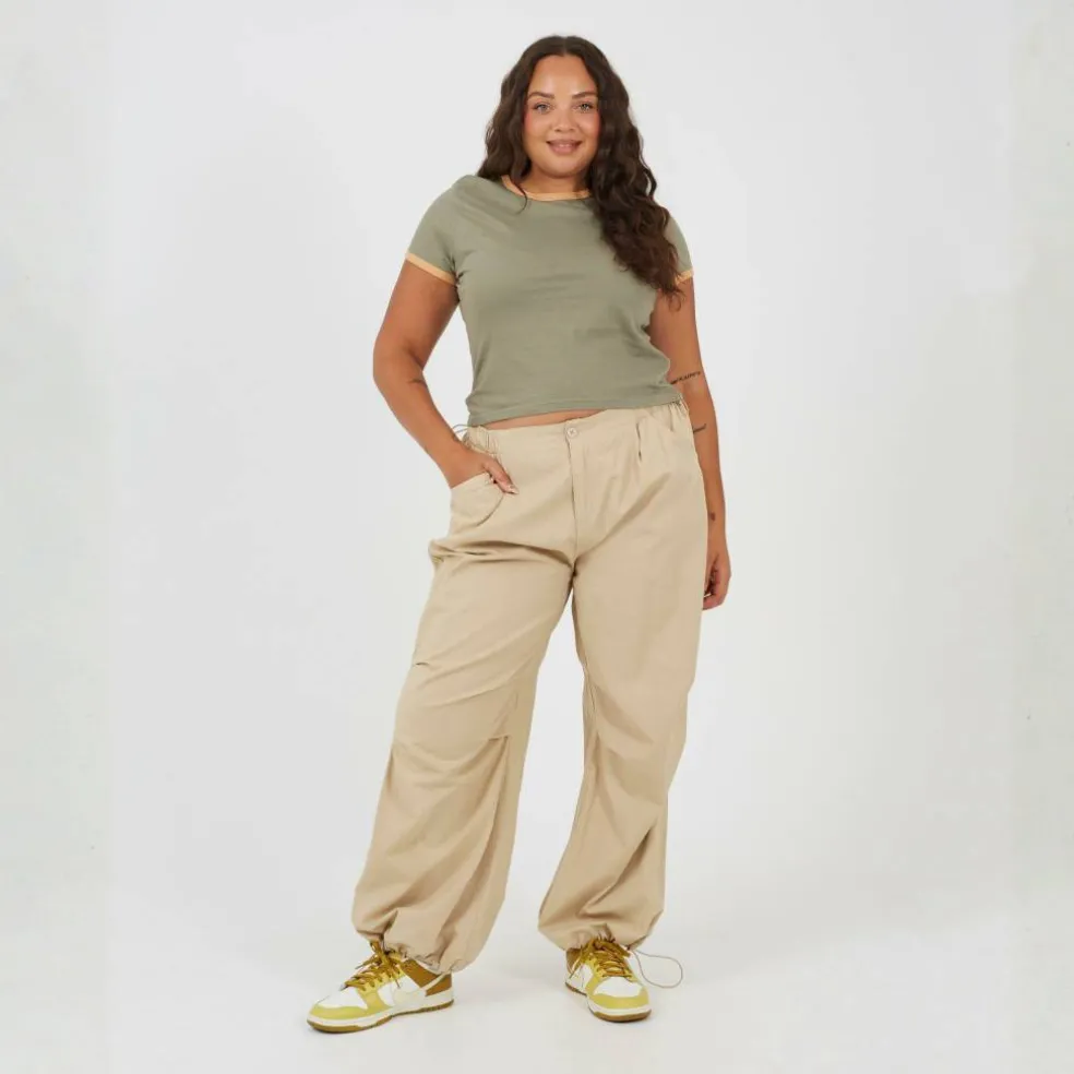 Plus Size Short Sleeve T-shit with Contrast Neck and Sleeve Rib