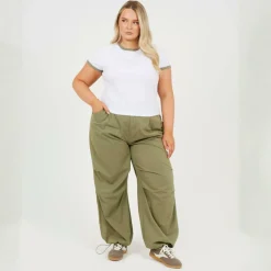 Plus Size Short Sleeve T-shit with Contrast Neck and Sleeve Rib