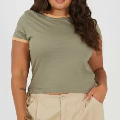 Plus Size Short Sleeve T-shit with Contrast Neck and Sleeve Rib