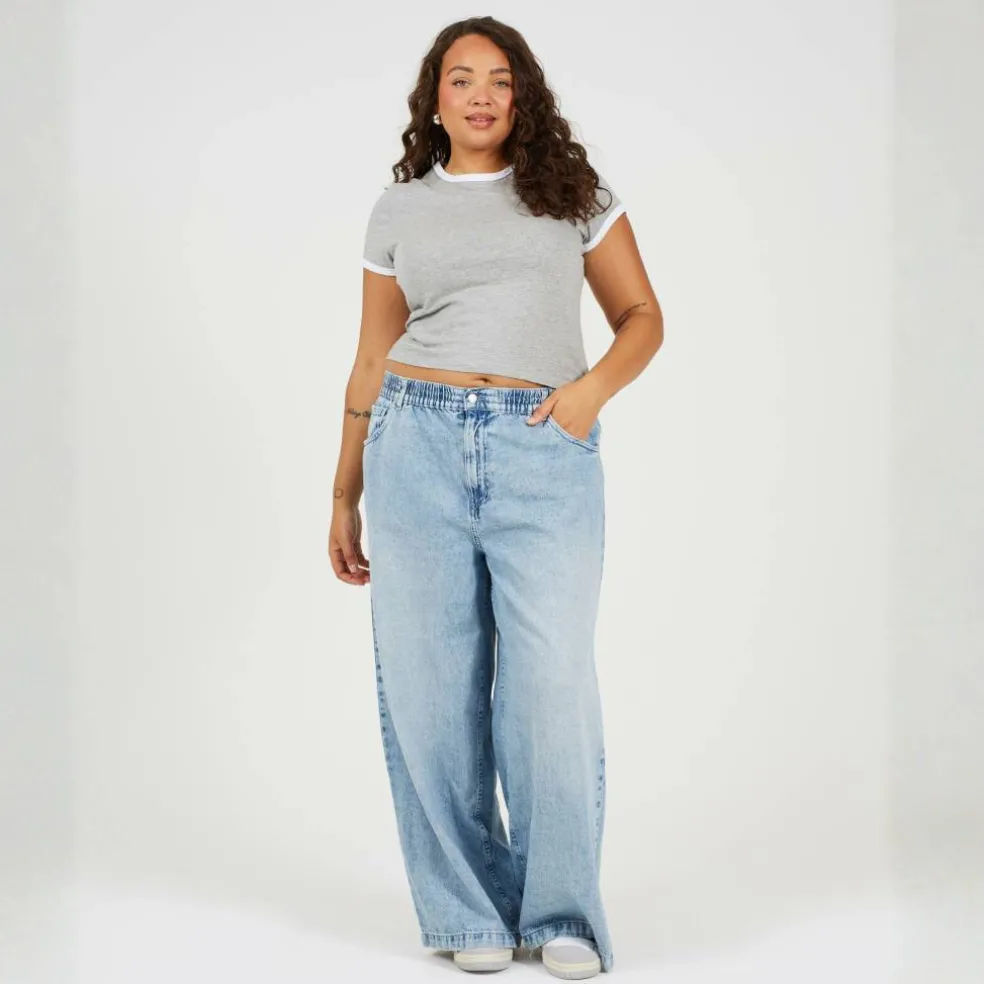 Plus Size Short Sleeve T-shit with Contrast Neck and Sleeve Rib
