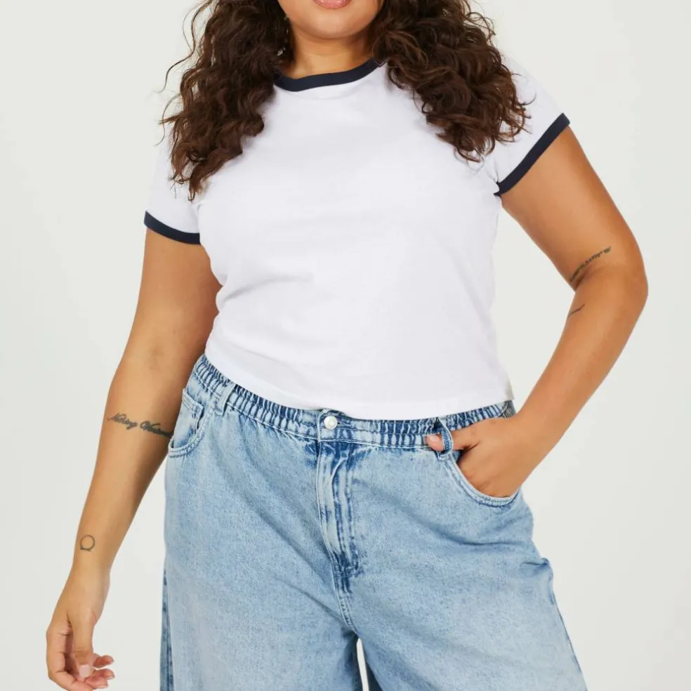 Plus Size Short Sleeve T-shit with Contrast Neck and Sleeve Rib