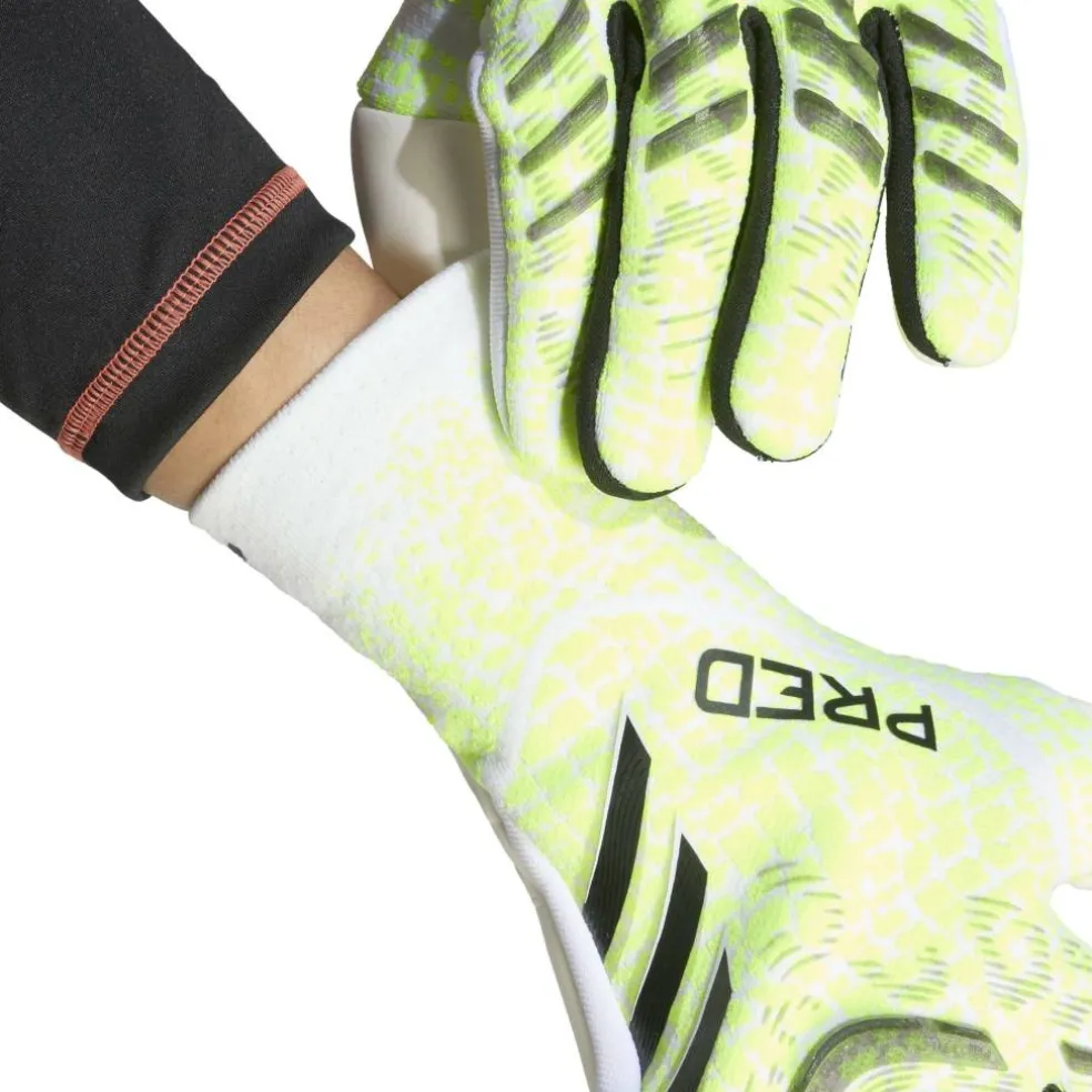 Predator Pro Goalkeeper Gloves Adults