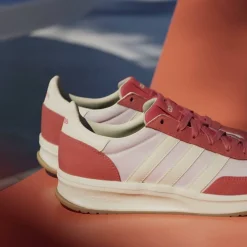 Run 70s 2.0 Low-Top Trainers Womens