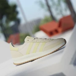 Run 70s 2.0 Low-Top Trainers Womens