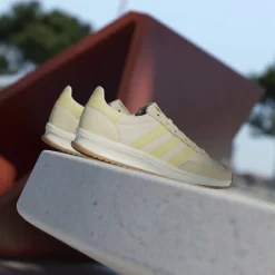 Run 70s 2.0 Low-Top Trainers Womens