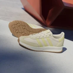 Run 70s 2.0 Low-Top Trainers Womens