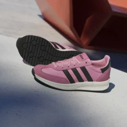 Run 70s 2.0 Low-Top Trainers Womens