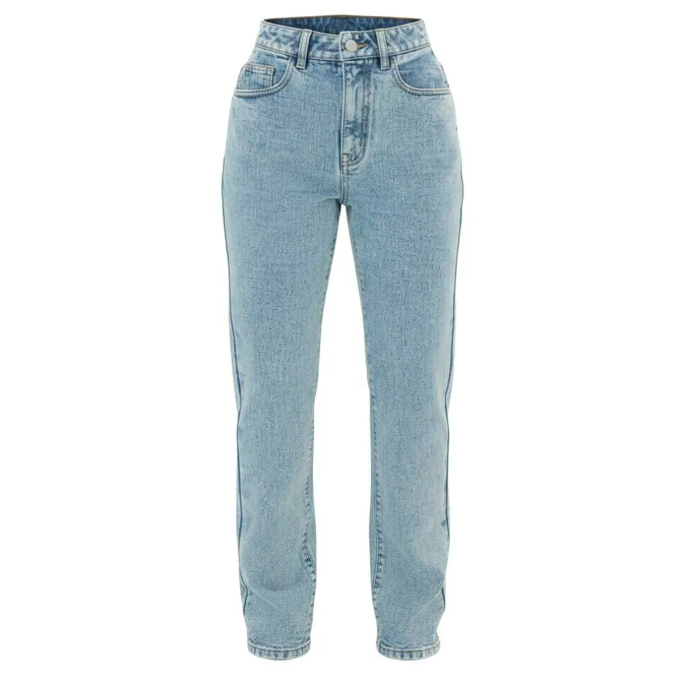 Straight Leg Jean
