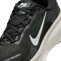Vomero 18 Road Running Shoes Womens
