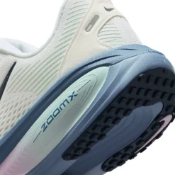 Vomero 18 Road Running Shoes Womens