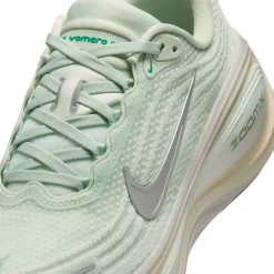 Vomero Plus Running Shoes Womens