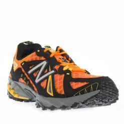 610 V1 Trainers