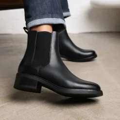Wheres Low Heel Chelsea Zip Ankle Boots